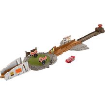 Bild für Mattel Disney Cars FLK03 Disney Cars Smokeys Traktor-Trainingspiste